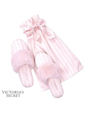 VS Signature Stripe Slippers